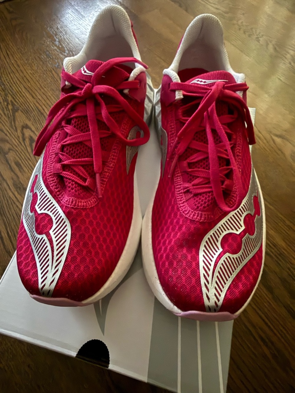 Saucony Women's Magenta Endorphin Pro 4 Running Shoes - Picture 4 of 11